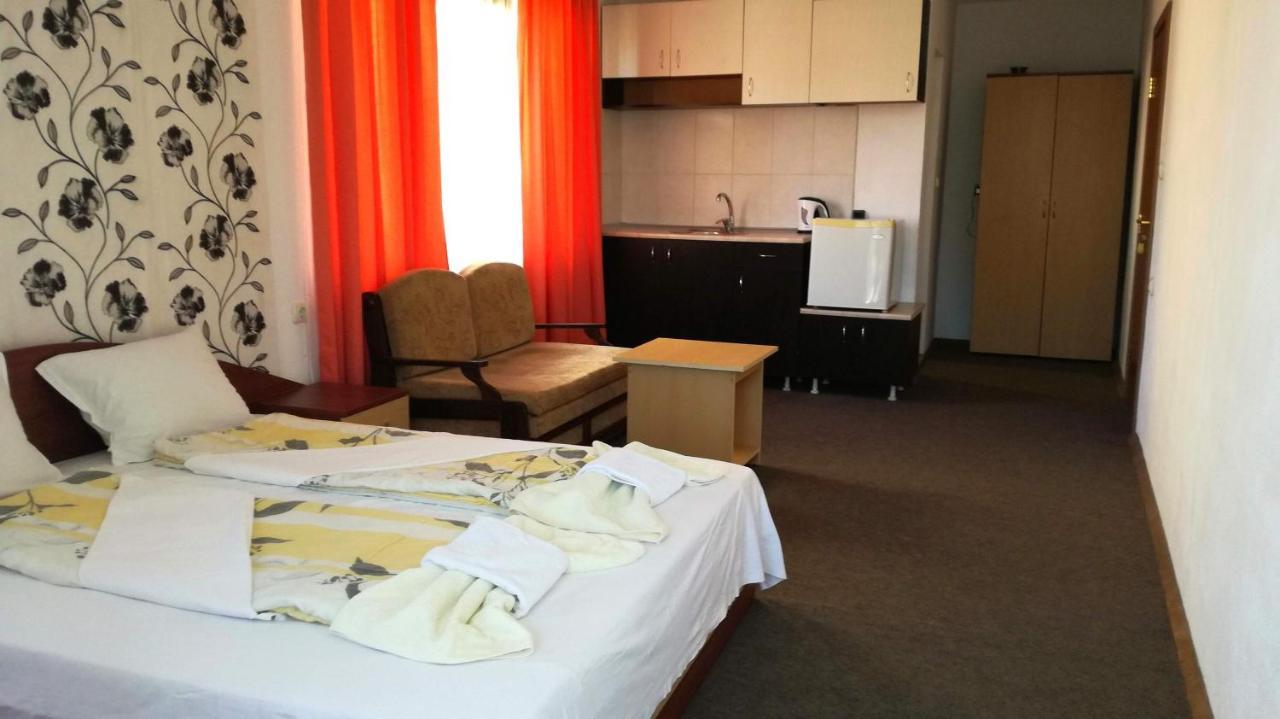 Ivet Guest House ออบซอร์ ภายนอก รูปภาพ