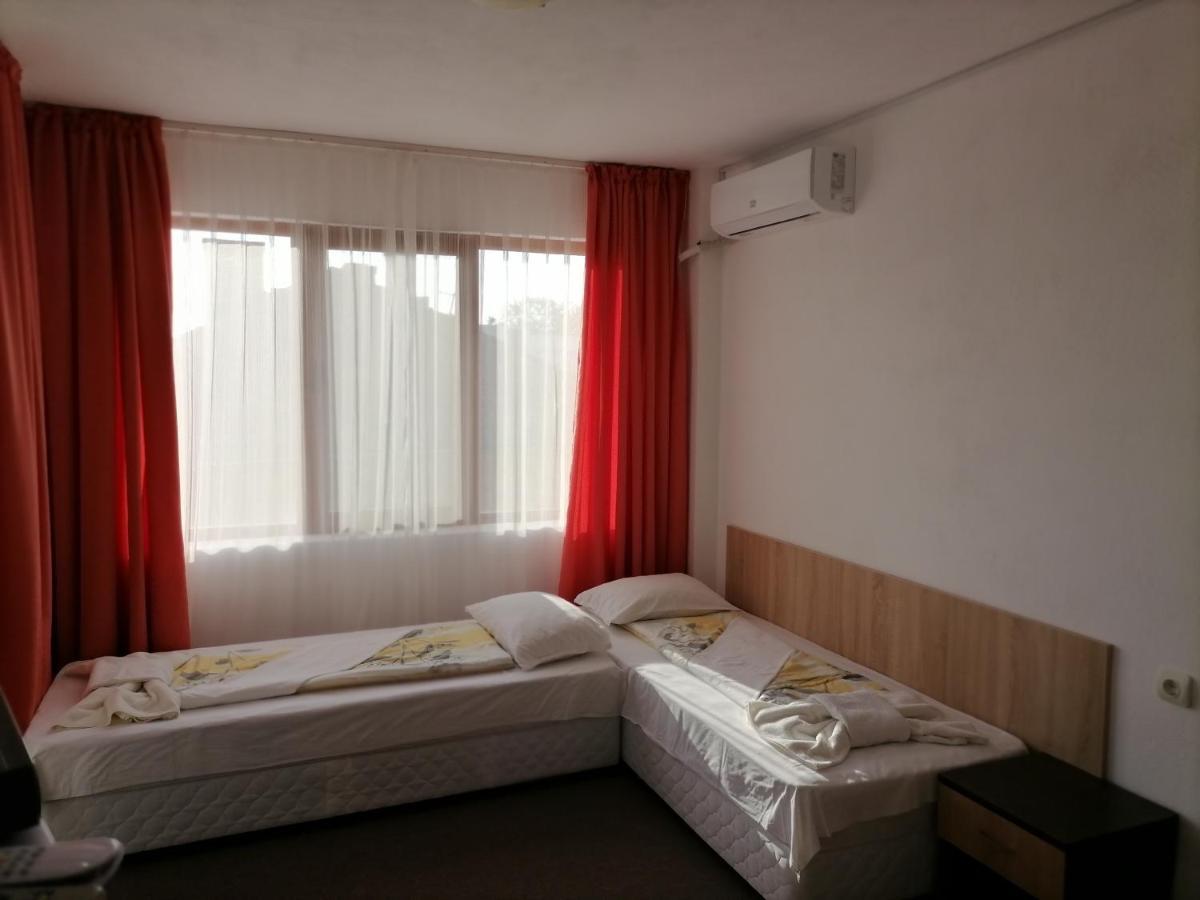 Ivet Guest House ออบซอร์ ภายนอก รูปภาพ