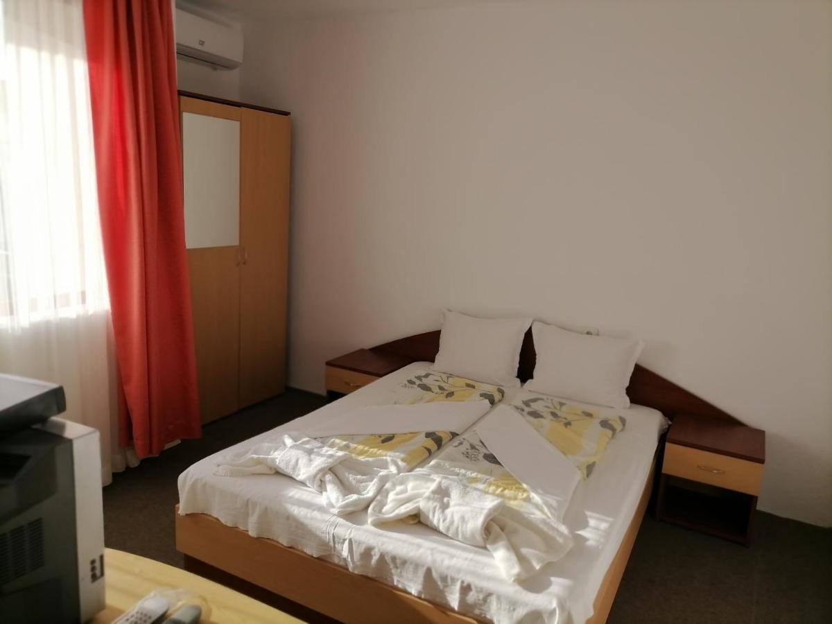 Ivet Guest House ออบซอร์ ภายนอก รูปภาพ